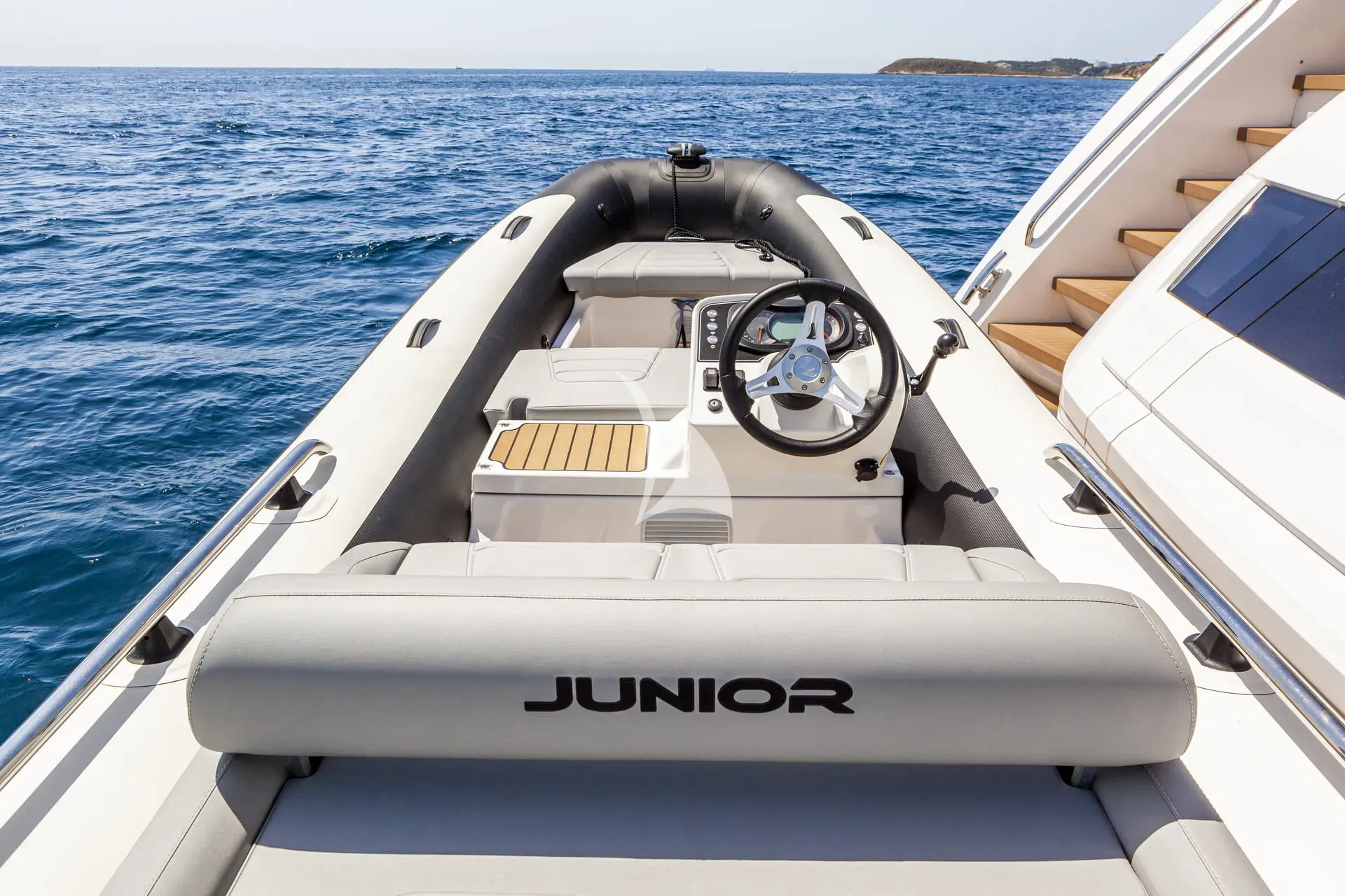 JUNIOR