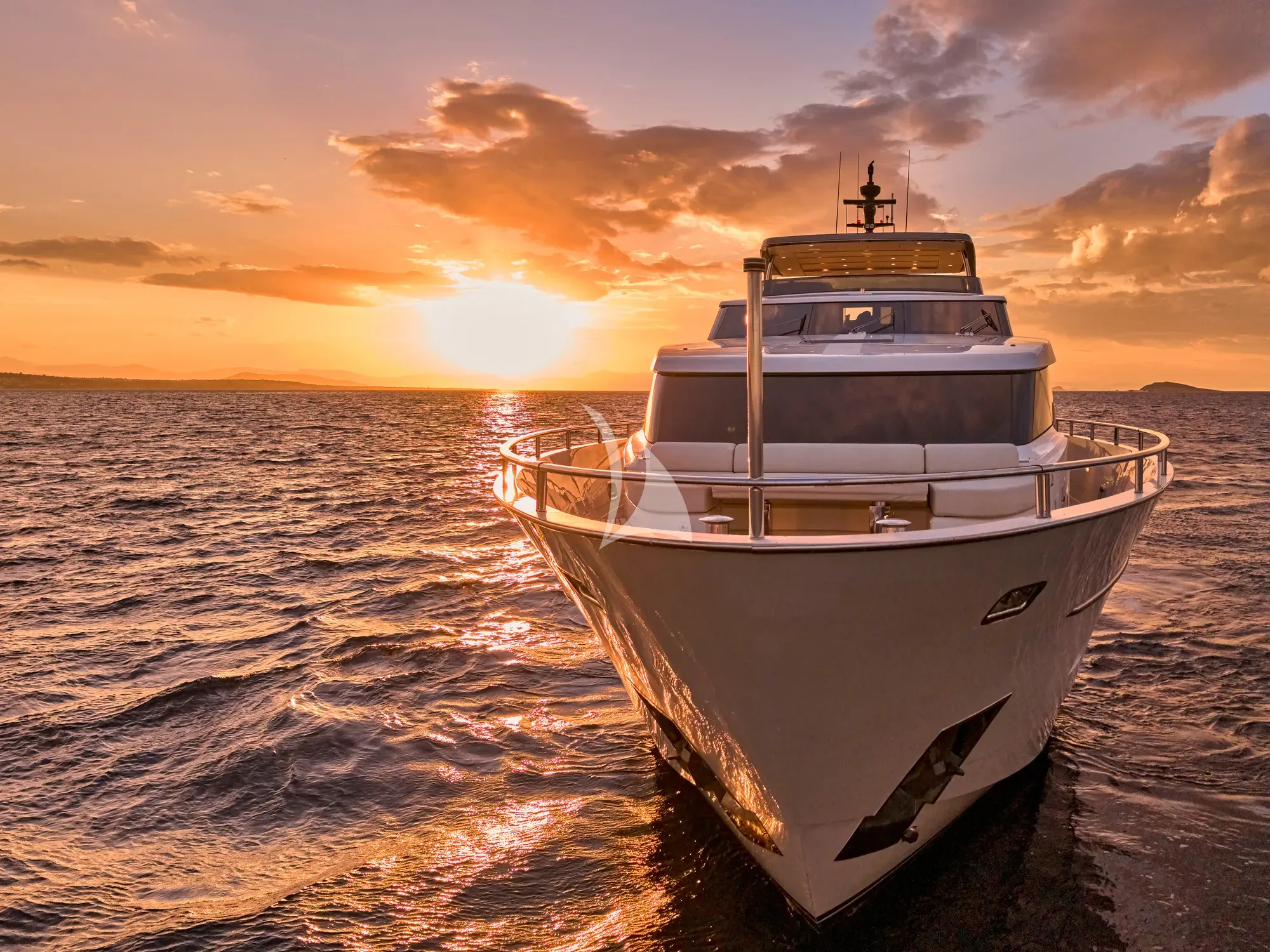 GOLDEN YACHT