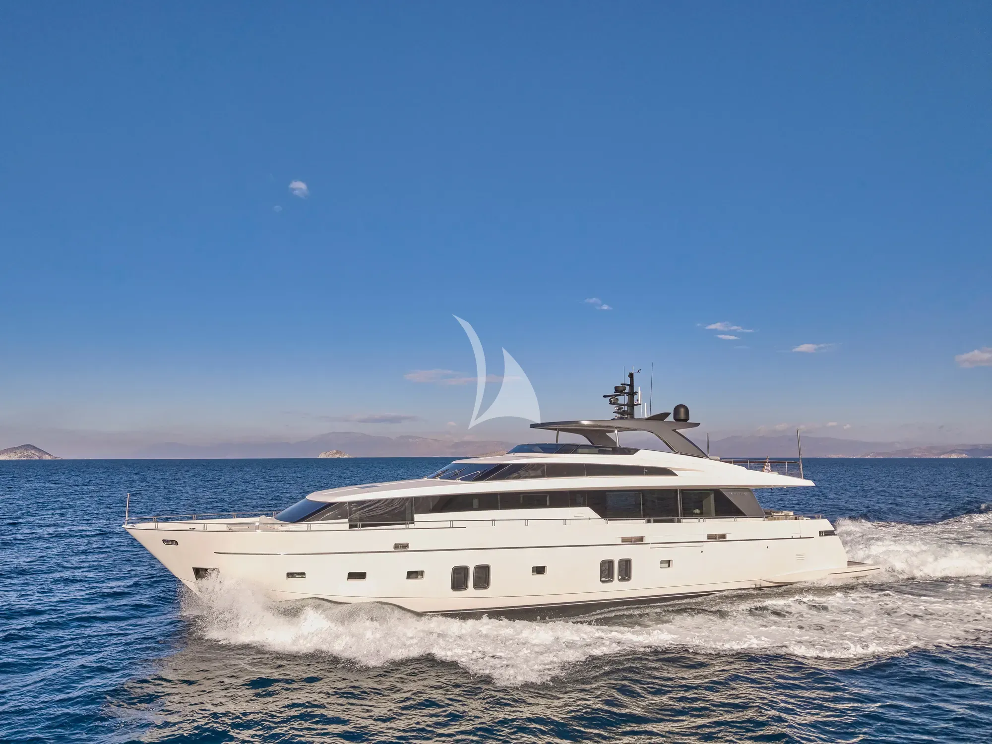 GOLDEN YACHT