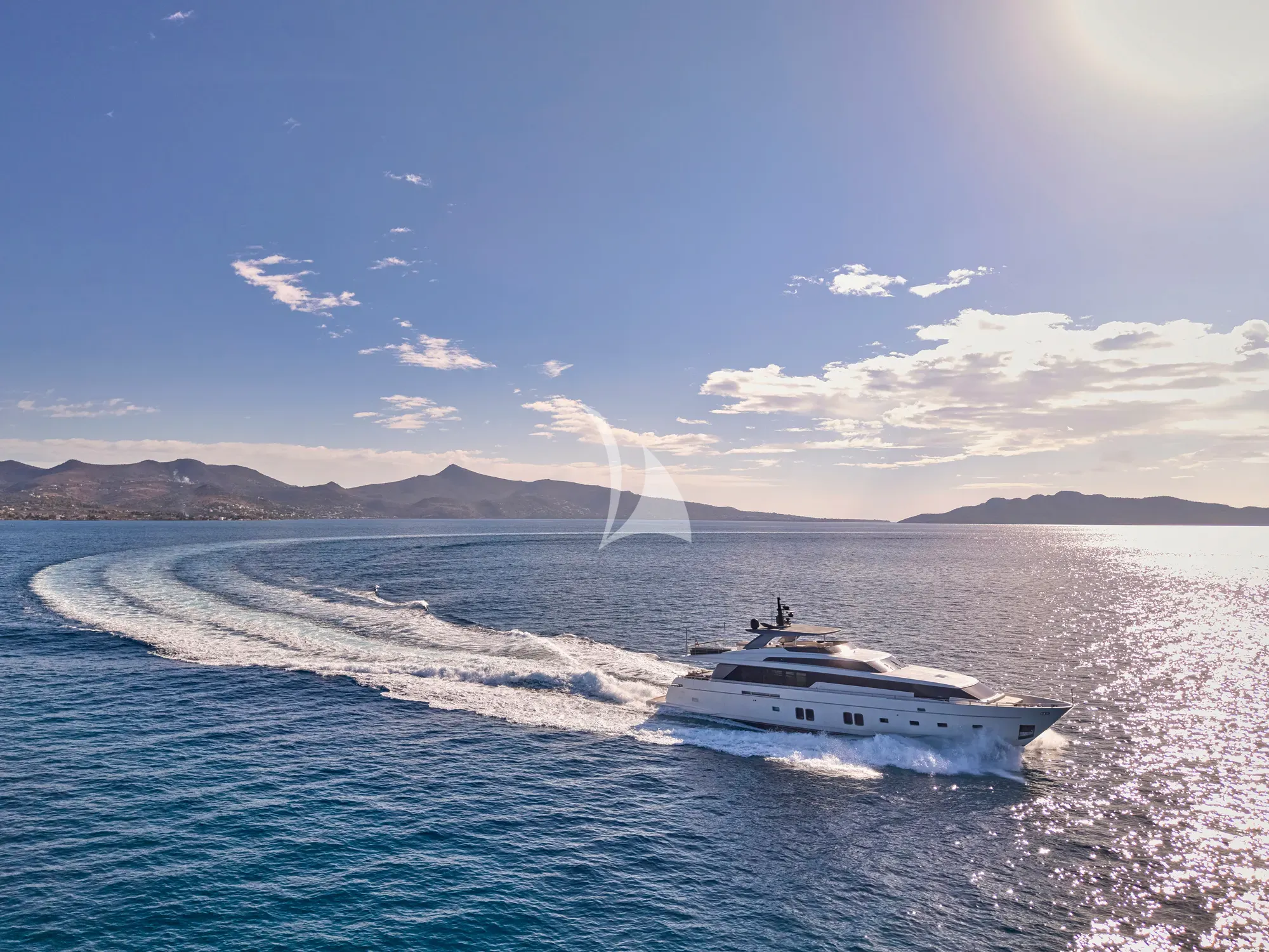 GOLDEN YACHT