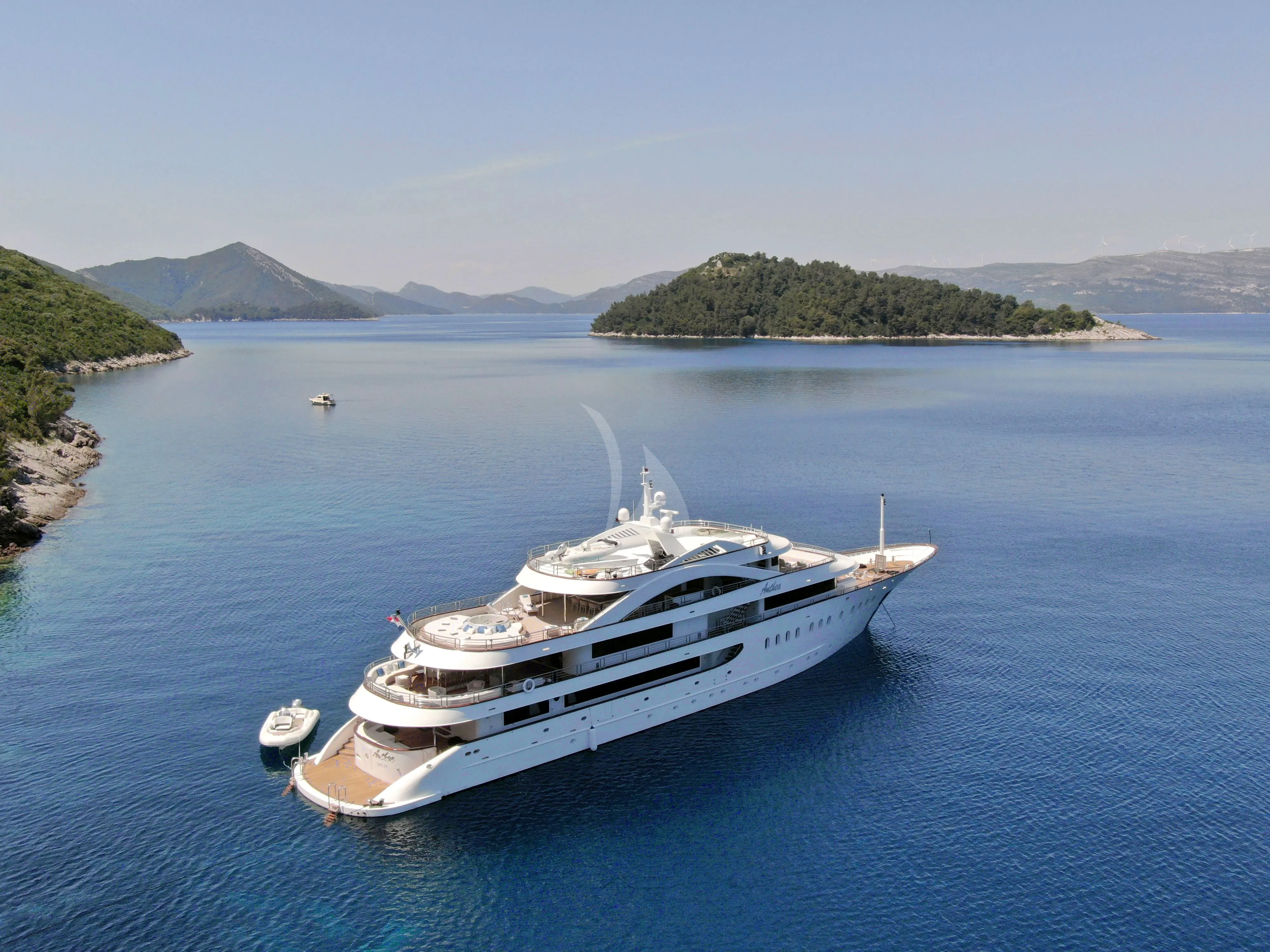 M/Y ANTHEA