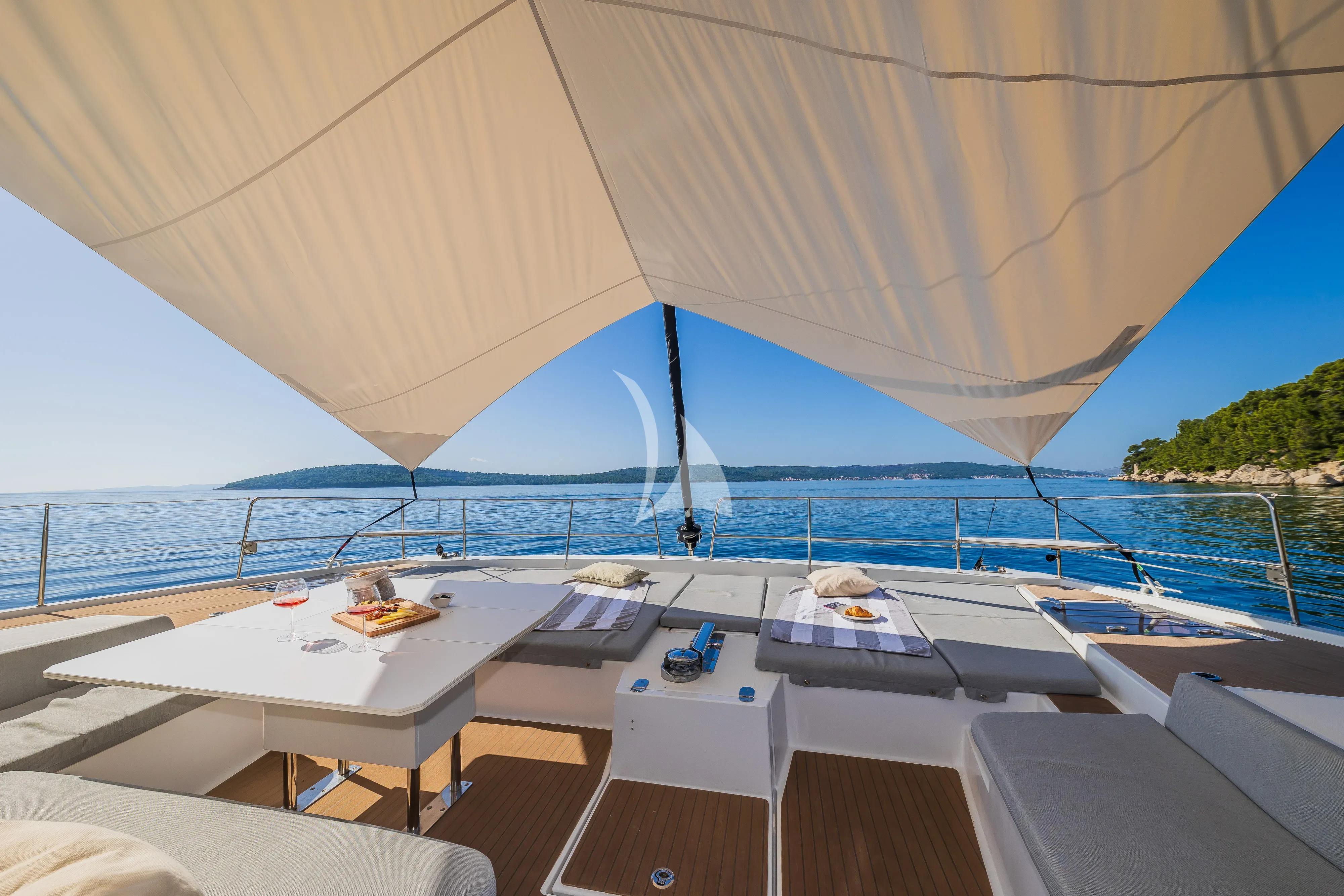 OCEAN LOUNGE