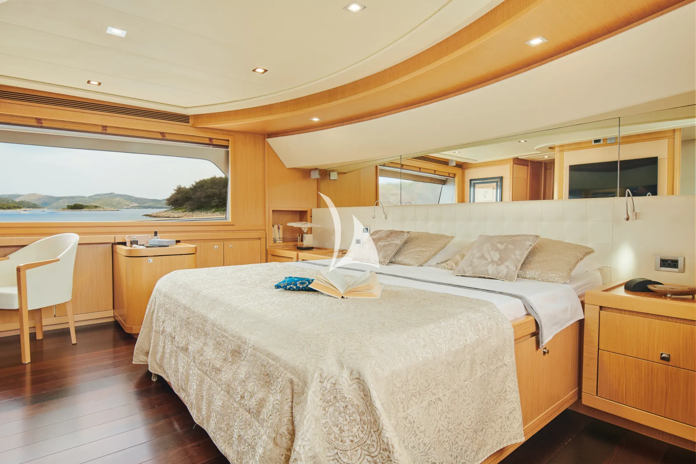 FRIEND'S BOAT