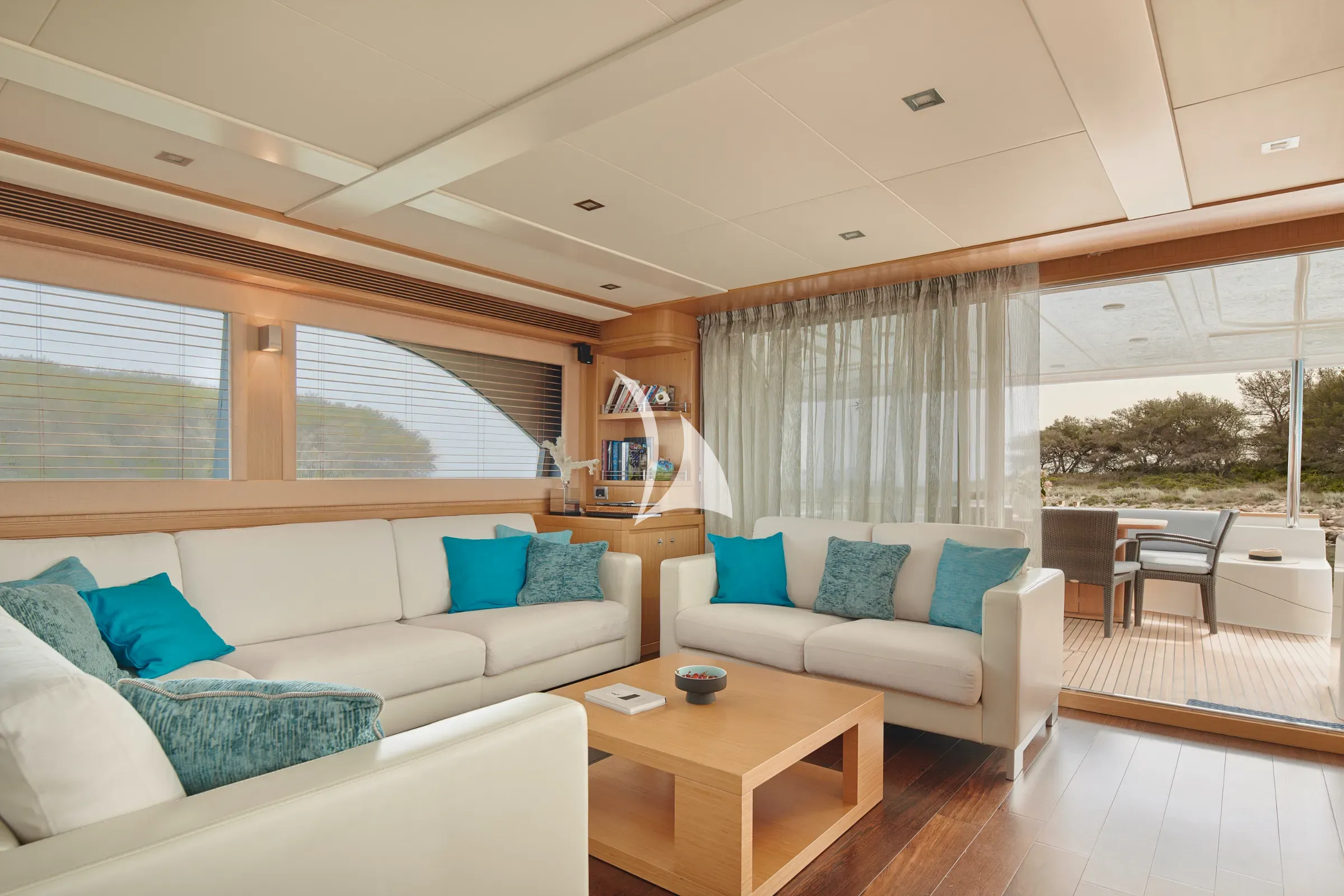 FRIEND'S BOAT