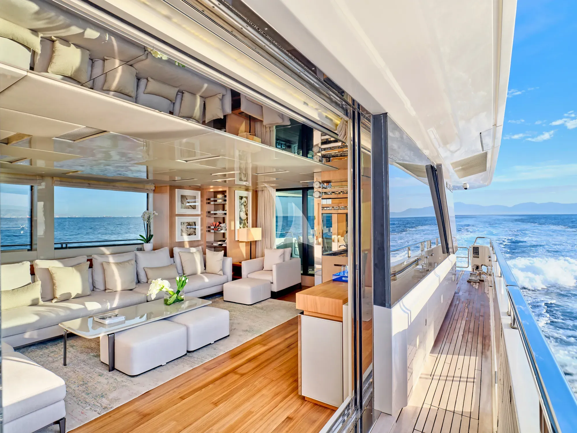 GOLDEN YACHT