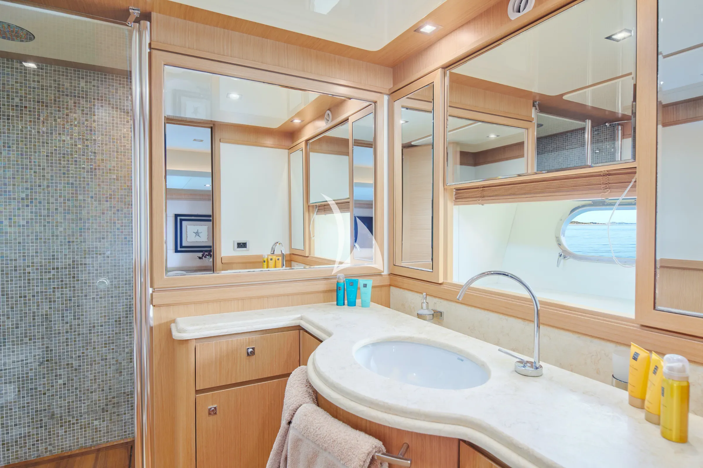 FRIEND'S BOAT