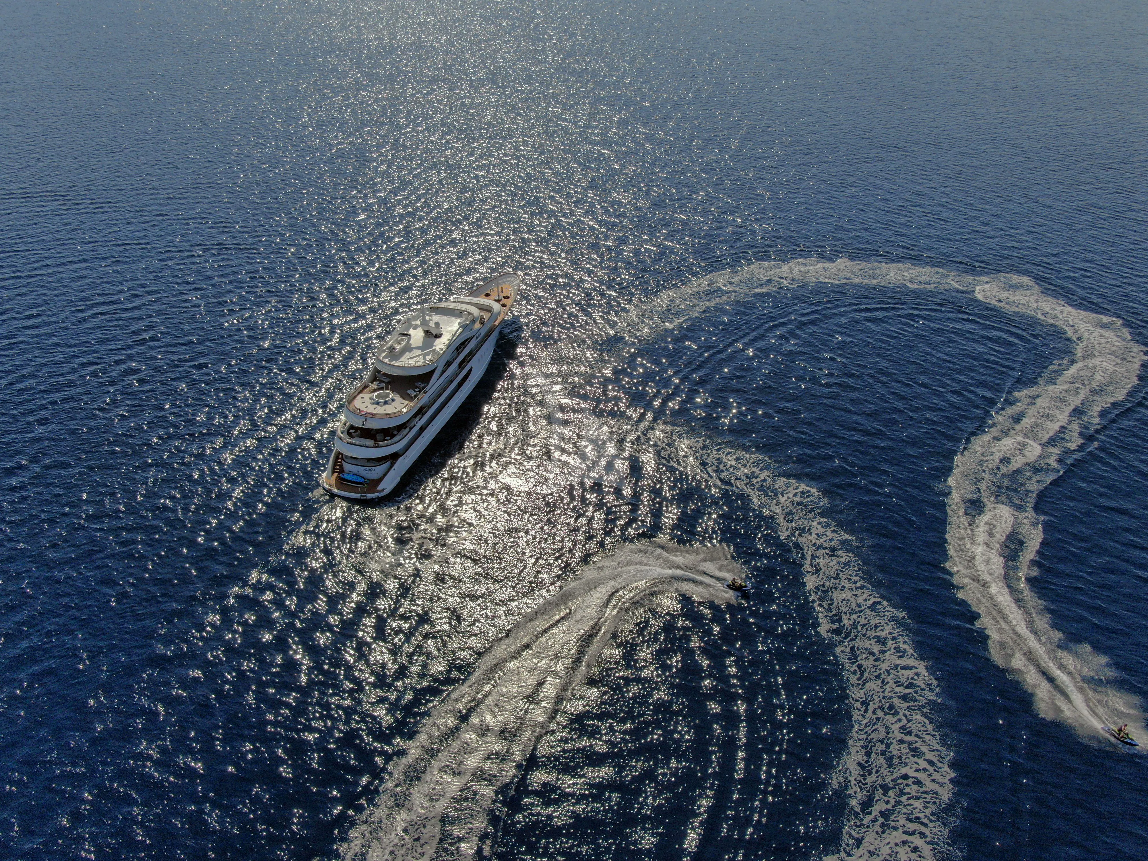 M/Y ANTHEA