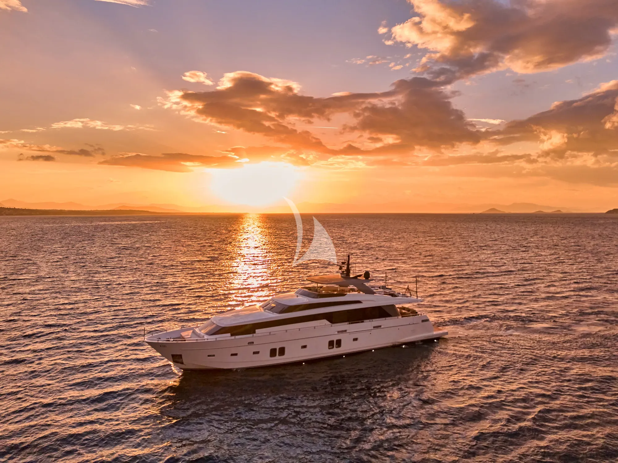 GOLDEN YACHT