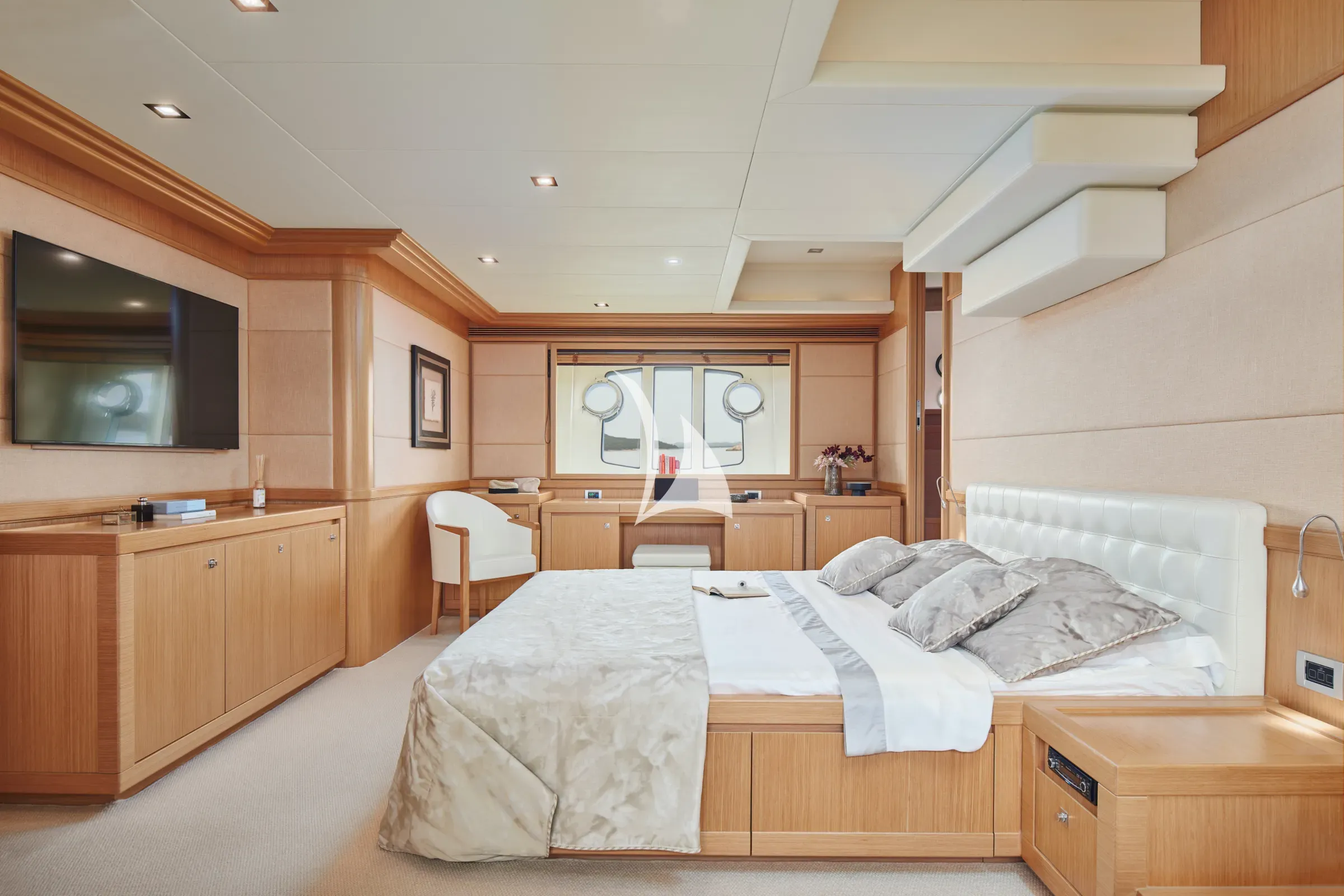 FRIEND'S BOAT