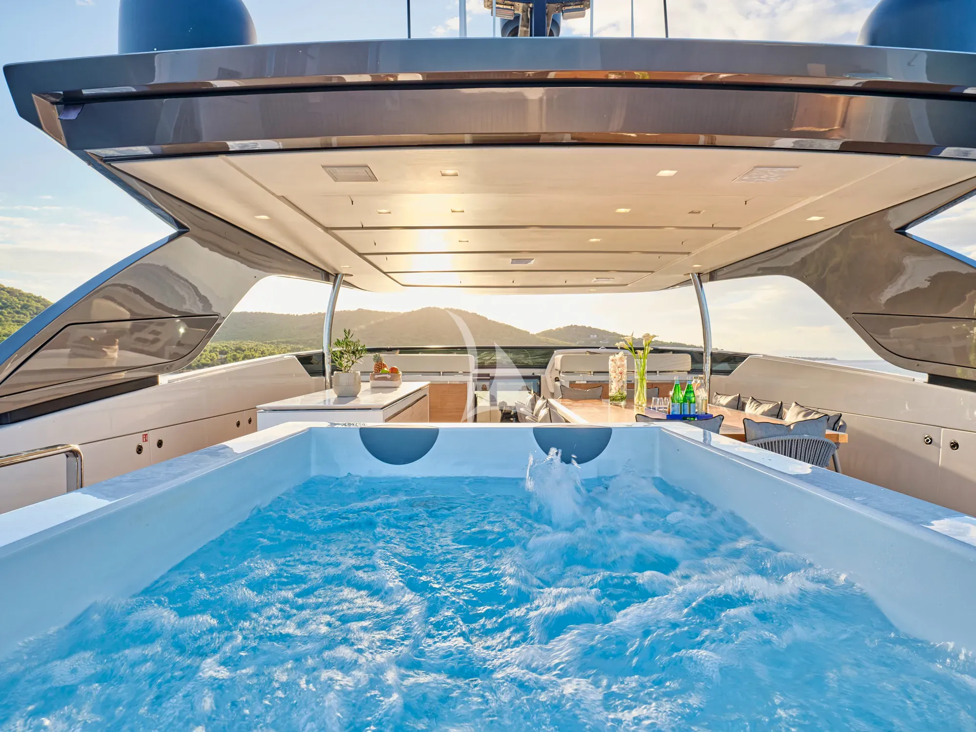GOLDEN YACHT