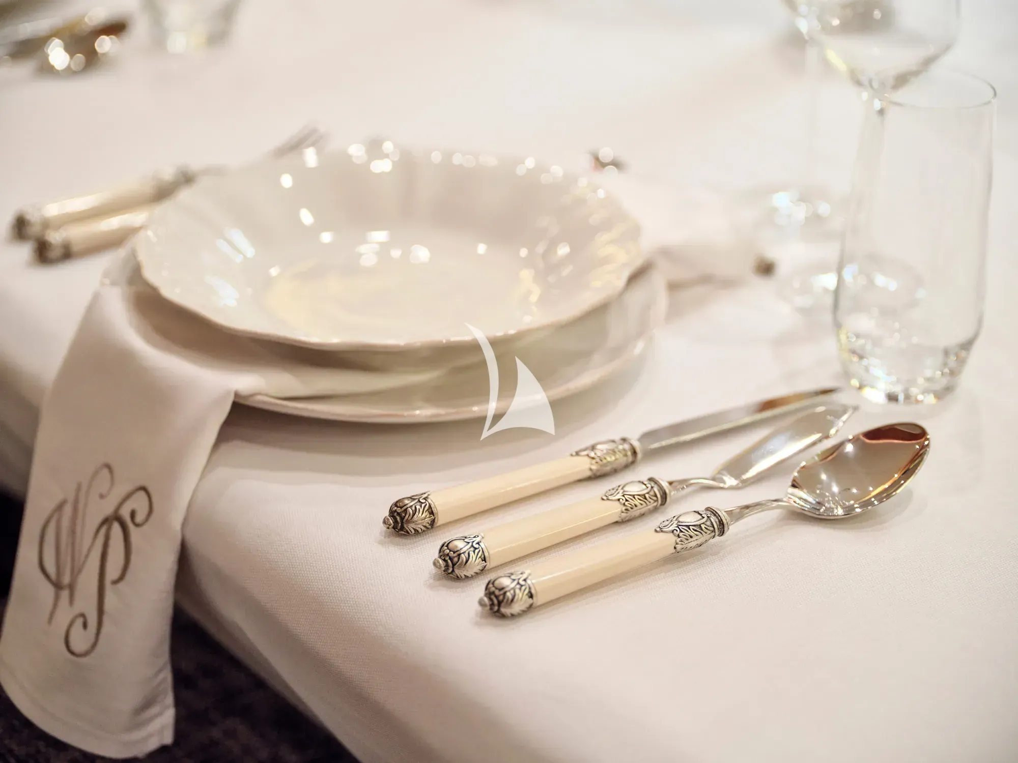 WHITE PEARL I