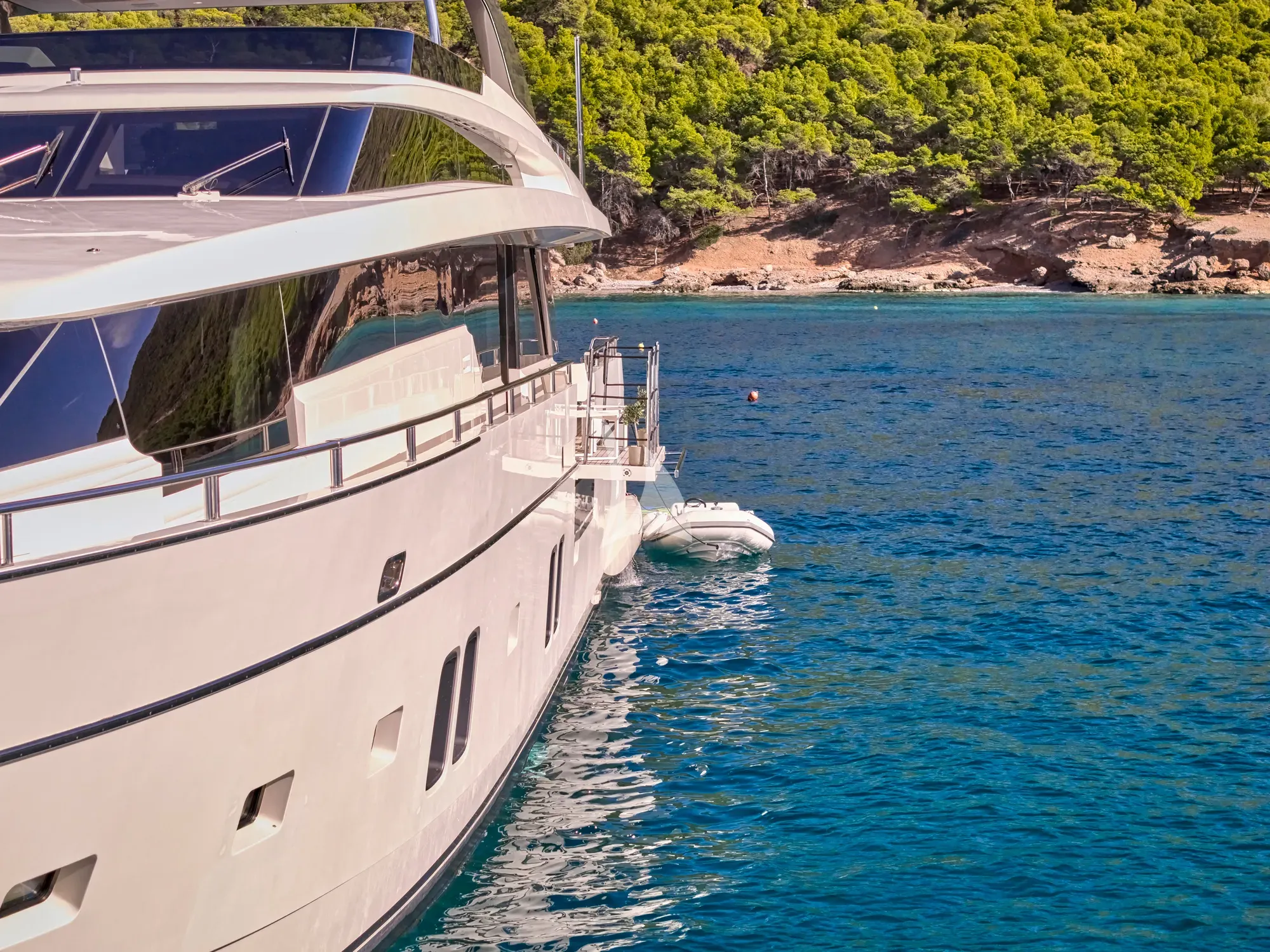 GOLDEN YACHT