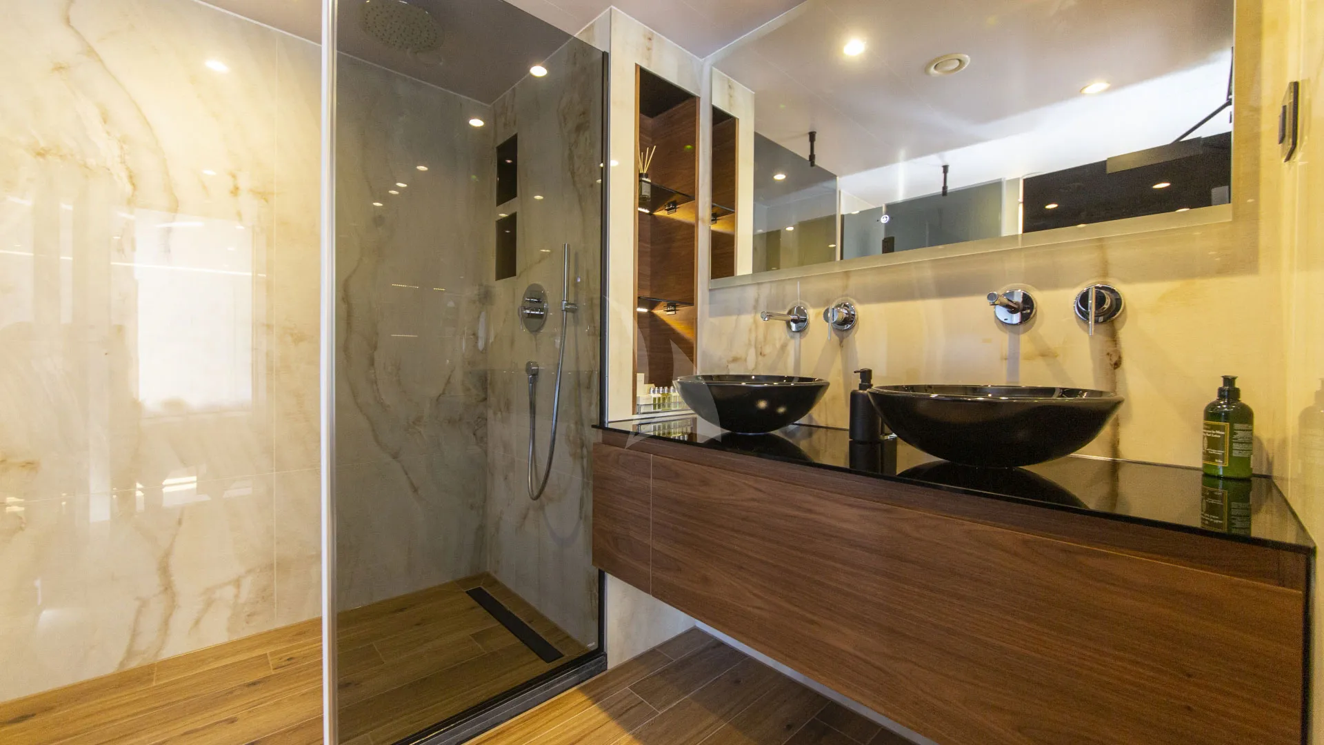 M/Y ANTHEA