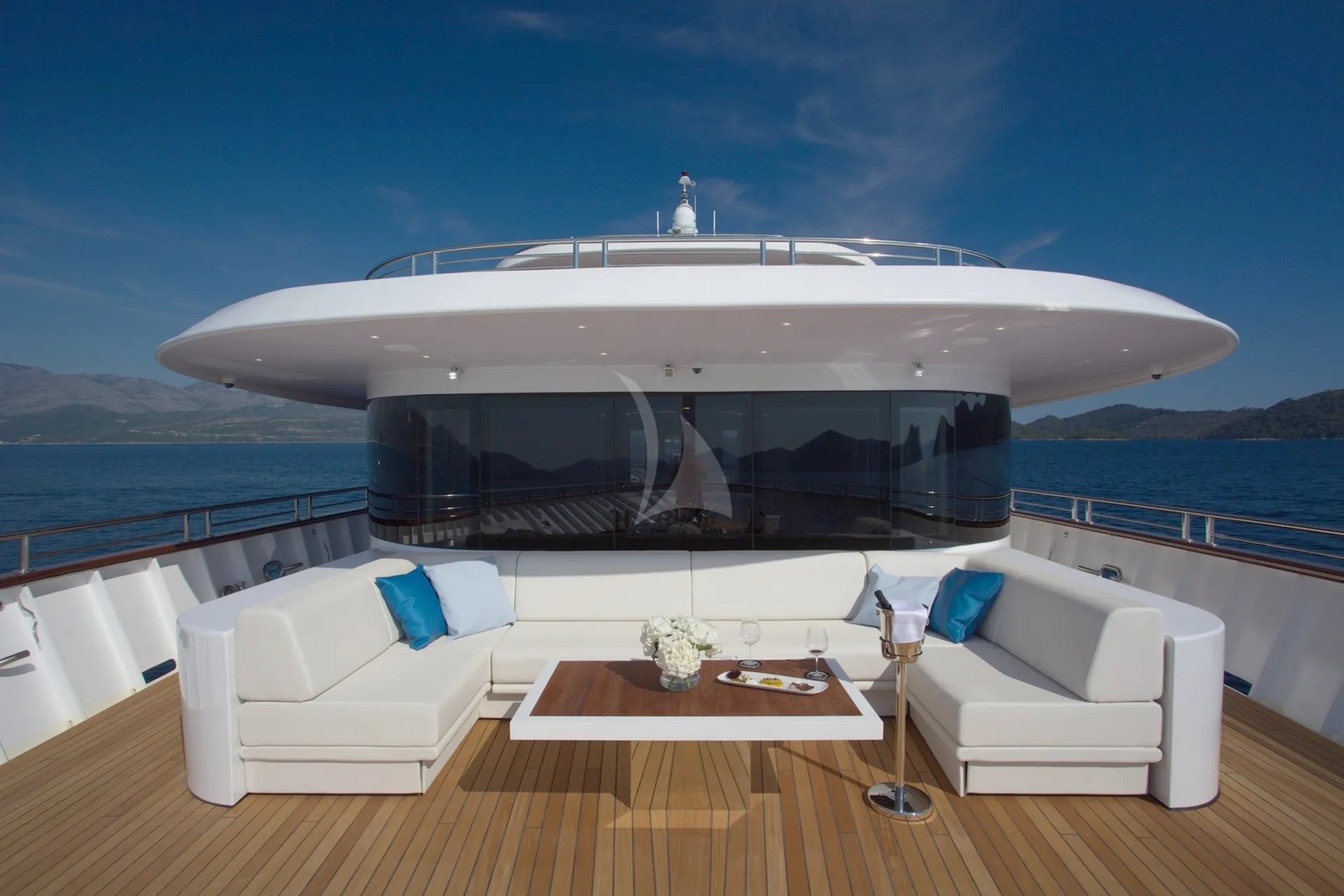 M/Y ANTHEA