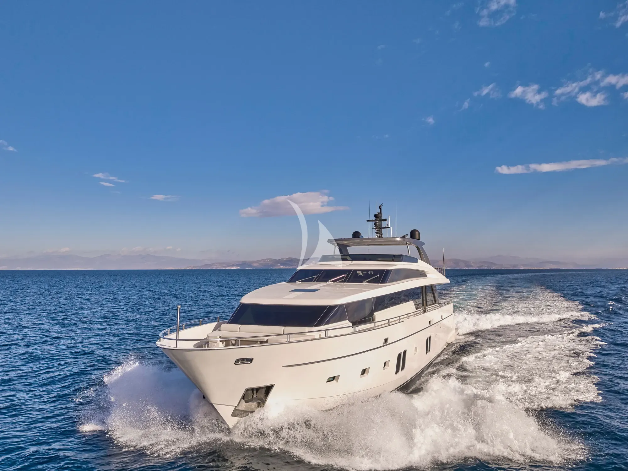 GOLDEN YACHT