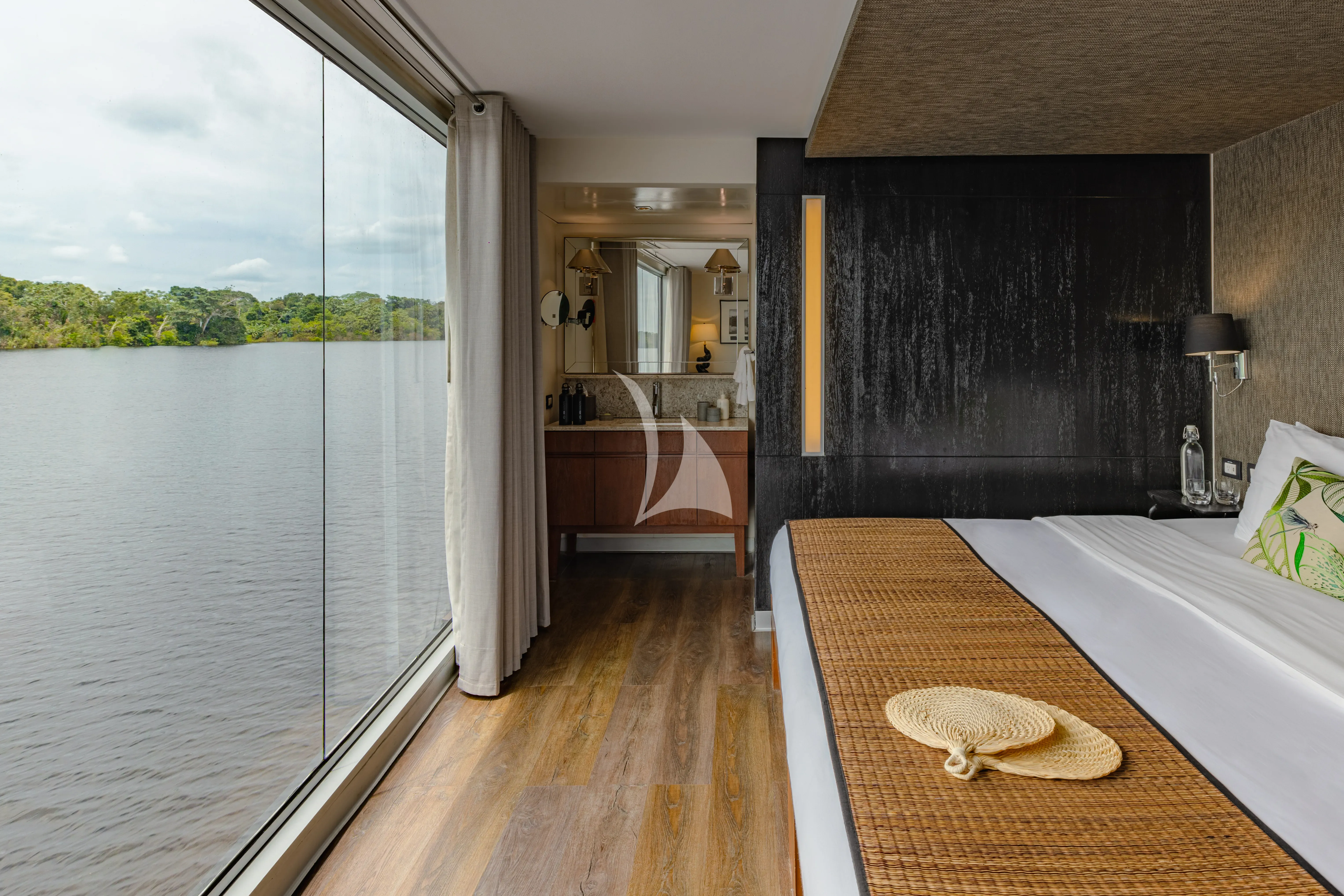 ARIA AMAZON